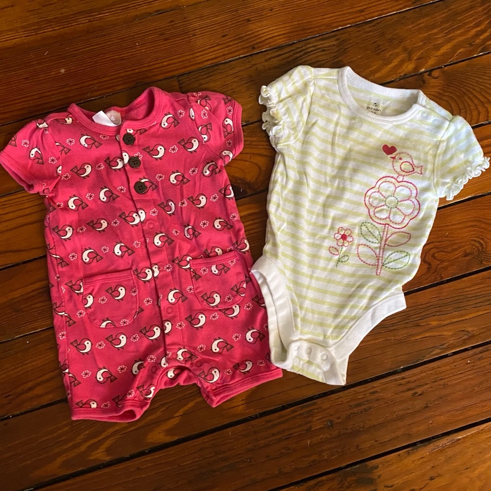 Old Navy Set of 2 Onesies Size 3-6 Months Pink white green stripes birds flower